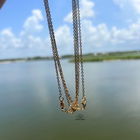 Clear Quartz Gold Plated Stainless Steel Necklace - Handmade With Love 💕 - Picture 6 of 6